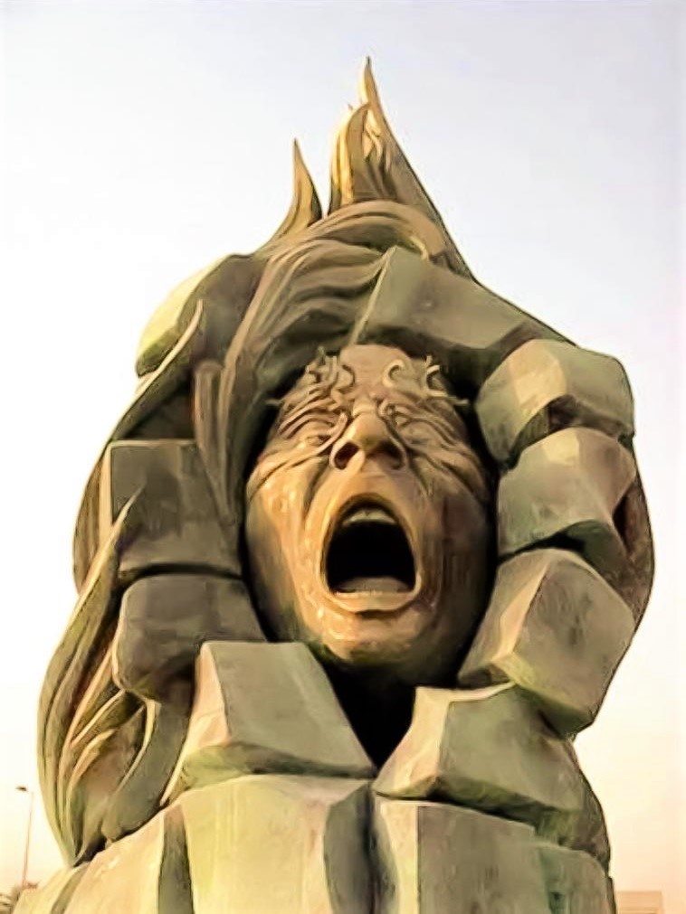 منحوتة "ملجأ العامري" للفنان العراقي علاء بشير