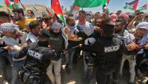 سياسة/أردنيون على حدود الأراضي الفلسطينية المحتلة/(فرانس برس)