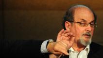 سياسة/سلمان رشدي/(رافا ريفاس/فرانس برس)