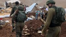 جنود الاحتلال خلال عمليات هدم خربة "حمصة الفوقا" (فيسبوك)