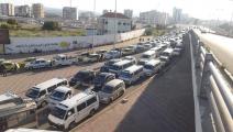 طابور سيارات امام محطة وقود في سورية (فيسبوك)