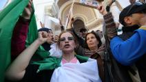 أساتذة جزائريون يشاركون في تظاهرات قبل نحو عامين (بلال بنسالم/ Getty)
