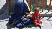 أطفال كثيرين يتسولون في كابول (عادق بيري/ فرانس برس)