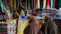 تاجر أفغاني في باكستان (عبدول مجيد/ فرانس برس)