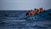 قارب مهاجرين معظمهم من الليبيين (كارلوس جيل أندرو/ Getty)
