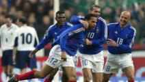 SAINT-DENIS, FRANCE - MARCH 27: French players Frank Leboeuf (R), Zinedine Zidane (2nd R), Thierry Henry (12) and their captain Marcel Desailly (L) jubilate after scoring during the friendly soccer match France vs Scotland at the Stade de France in Saint-Denis north of Paris 27 March 2002. (Photo credit should read AFP/AFP via Getty Images)