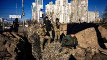 اوكرانيون يتأهبون للدفاع عن كييف (ديميتار ديلكوف/فرانس برس)