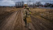 جندي أوكراني في دونباس (ماركوس يام/Getty)