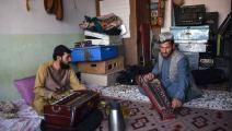 	 يخاف الفنانون الأفغان في باكستان من الاعتقال وملاحقة الشرطة (يافيد تانفير/ فرانس برس)
