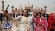 تخدع عصابات فتيات بالزواج في باكستان (عارف علي/ فرانس برس)