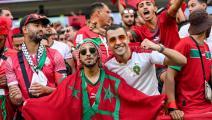 يتفنن الجمهور المغربي في تشجيع منتخبه الوطني (أولريك بيدرسن/Getty)