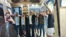 مشجعون أرجنتينيون بـ "البشت" القطري (العربي الجديد) 