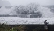 أمواج إعصار "هايكوي" على ساحل تايوان (إي هوا تشينغ/ فرانس برس)
