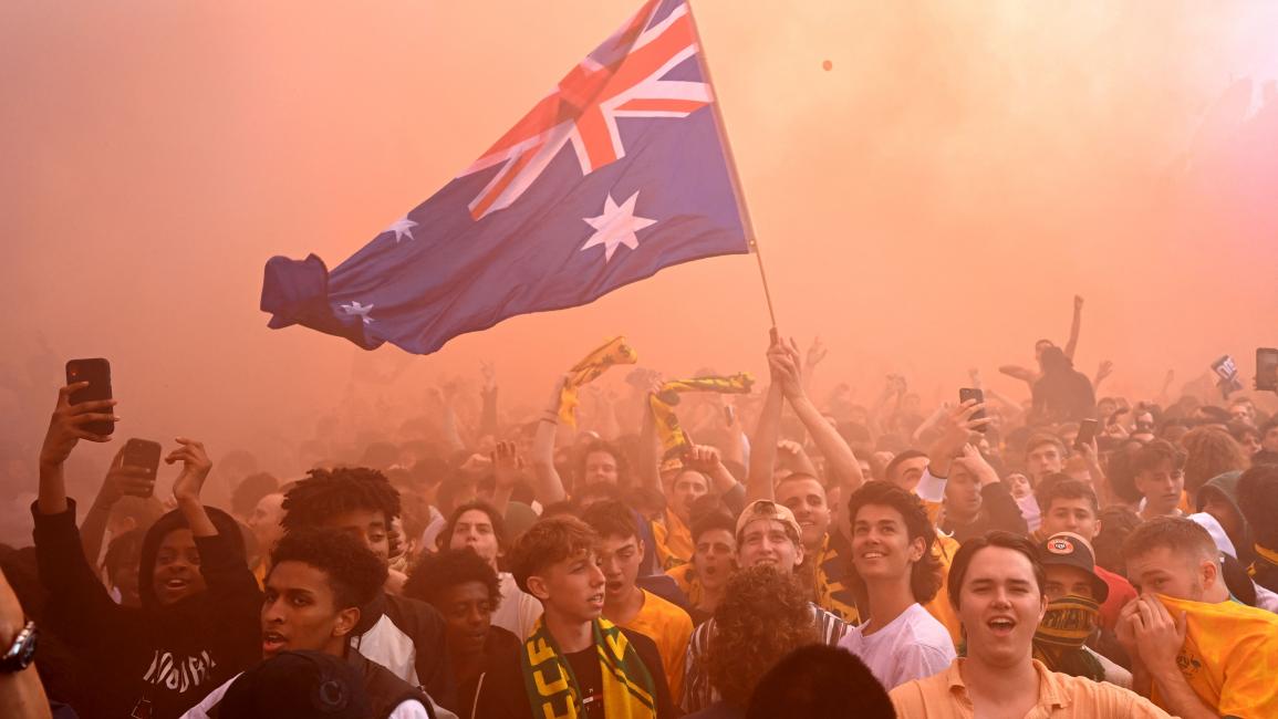 جماهير أستراليا دعمت منتخبها الذي ودّع كأس العالم من الدور الثاني (ويليام ويست/فرانس برس)