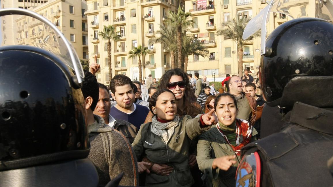 شباب مصريون في 25 يناير 2011 - مصر -مجتمع
