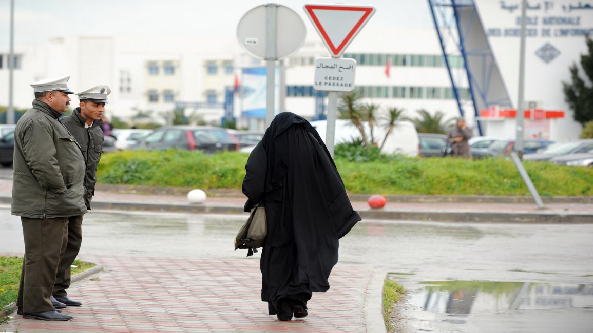 طالبة منقبة في تونس- فرانس برس