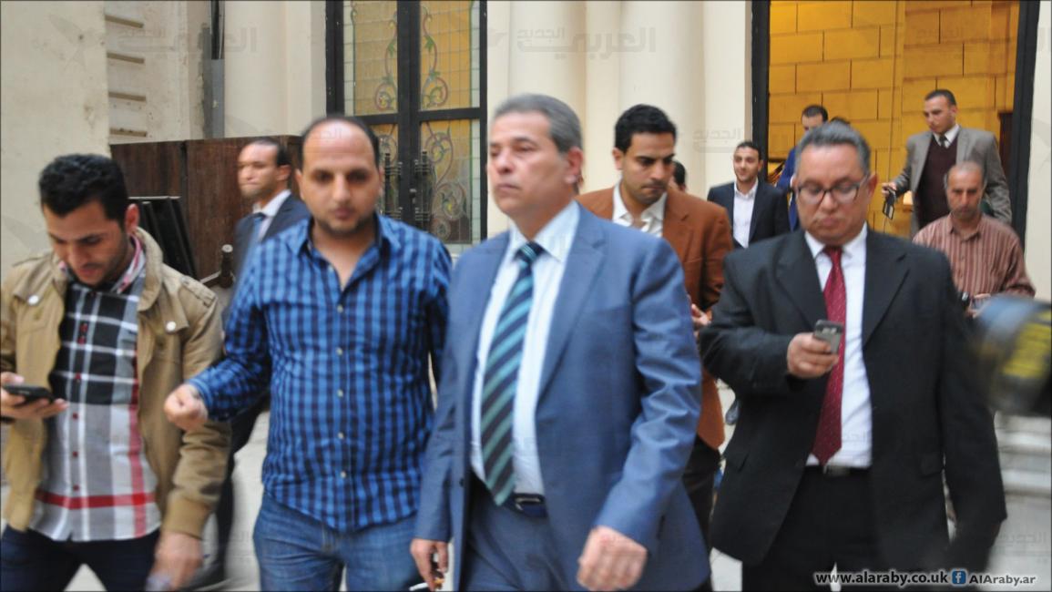 توفيق عكاشة يغادر المجلس بعد إسقاط العضوية عنه
