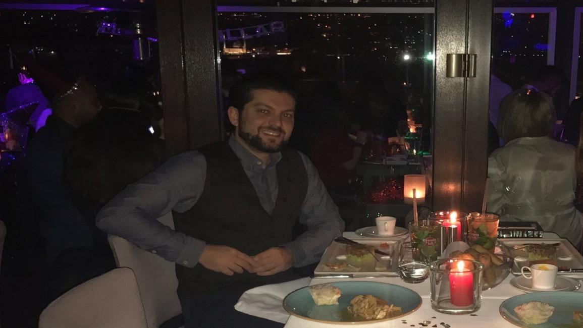 الناجي السعودي حسن خاشقجي بمطعم إسطنبول قبل الحادث (تويتر)
