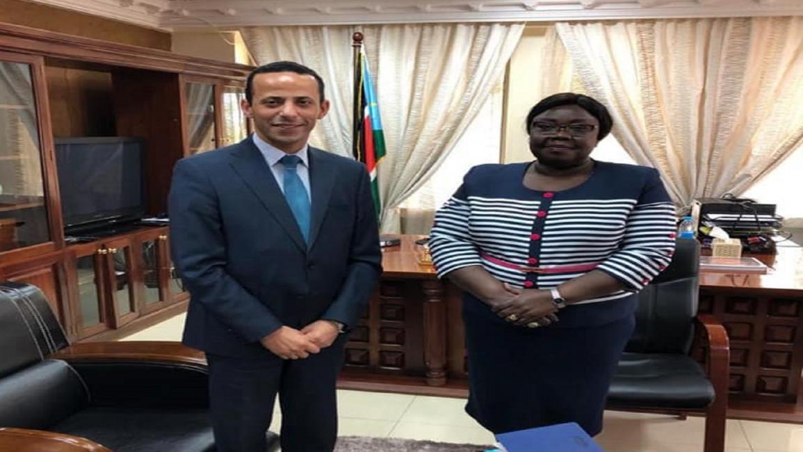 وزيرة خارجية جنوب السودان والسفير المصري (فيسبوك)
