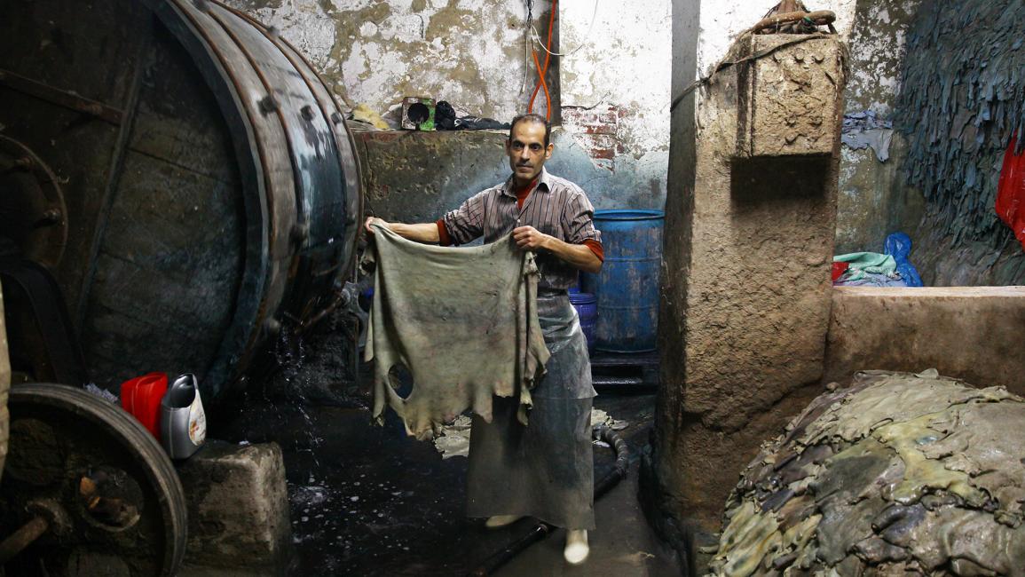 دباغة الجلود.. مصريّون يحافظون على صناعات قديمة