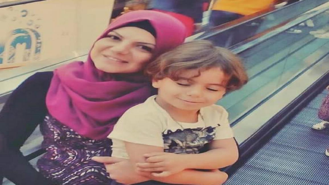 اللبنانية فاطمة حمزة تطالب بحضانة طفلها (العربي الجديد)