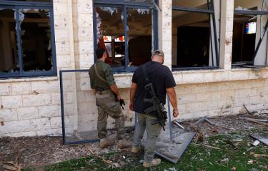 آثار القصف في موقع دوفيف الإسرائيلي، 27 مايو 2024 (فرانس برس)