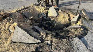 صورة نشرها جيش الاحتلال تظهر آثار الهجوم الإيراني على قاعدة نيفاتيم