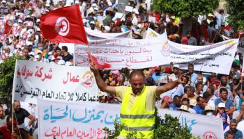 جانب من الاحتجاجات العمالية في تونس (حسام الزواري/ الأناضول)