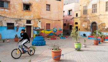 وسائل ترفيه محدودة لأطفال المغرب بلا مخيمات صيفية (راكيل باغولا/ Getty)