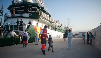 أطفال جزائريون في إسبانيا بعد هجرة سرية (خيسوس ميريدا/Getty)