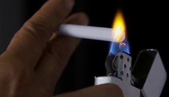 سابقة عالمية لكندا بوضع تحذيرات التدخين على كل سيجارة (جيرالدو فييرا/ Getty)