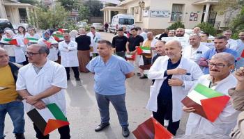 أطباء الجزائر يعلنون رغبتهم التطوع للعمل في مشافي غزة (فيسبوك)