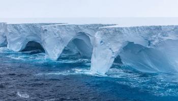 أكبر جبل جليدي في العالم "إيه 23 إيه" (إكس)