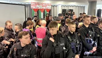 شرطة برلين تمنع المشاركين من الخول للمؤتمر أمس السبت (العربي الجديد)