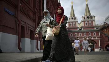 النقاب غير منتشر بين مسلمات روسيا (ناتاليا كوليسنيكوفا/ فرانس برس)