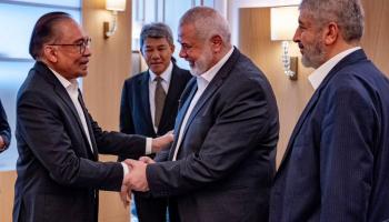رئيس وزراء ماليزيا أنور إبراهيم يلتقي رئيس المكتب السياسي لحركة حماس إسماعيل هنية في الدوحة / 13 مايو 2024/ إكس