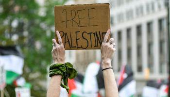 خلال تظاهرة مناصرة للفلسطينيين في ديترويت: فلسطين حرة، 27 مايو 2024 (آدم ديوي/Getty)