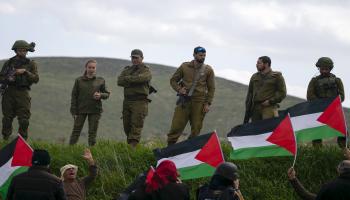 متظاهرون فلسطينيون بمواجهة جنود الاحتلال في طمون-جعفر اشتية/فرانس برس