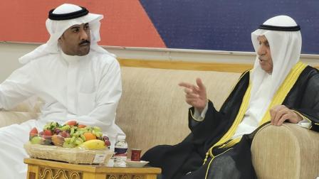 النائب أنور الفكر (يسار) ورئيس مجلسة الأمة أحمد السعدون (حساب أنور الفكر على إكس)