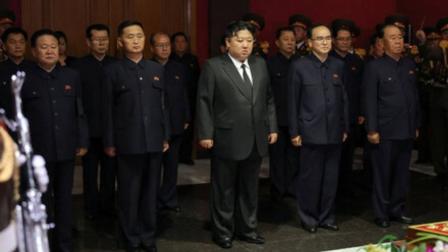 زعيم كوريا الشمالية أمام منعش مسؤول الدعاية السابق كيم كي نام (إكس)