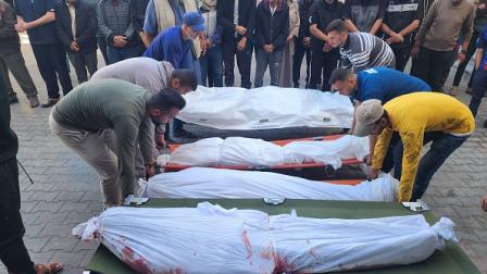 جثث فلسطينيين نقلت إلى مستشفى الكويت بعد استشهادهم بهجمات إسرائيلية 16 مايو 2024 (Getty)